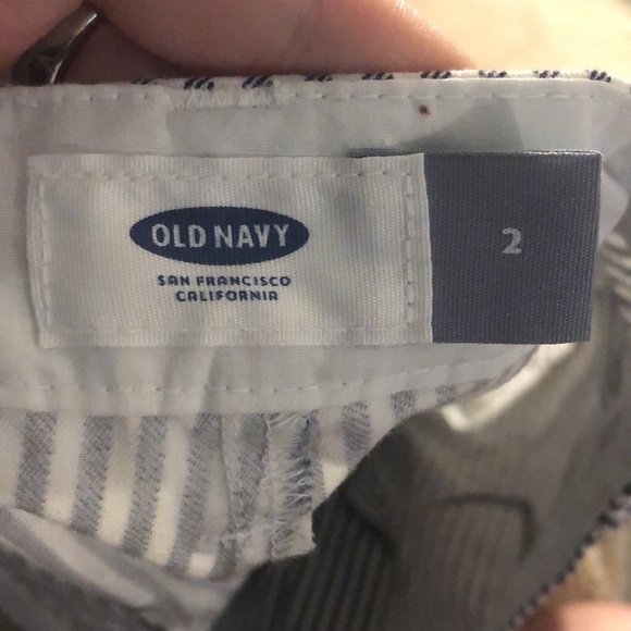 🔹4 for $30 Old Navy Blue and White Striped Shorts, size 2 - Picture 4 of 4